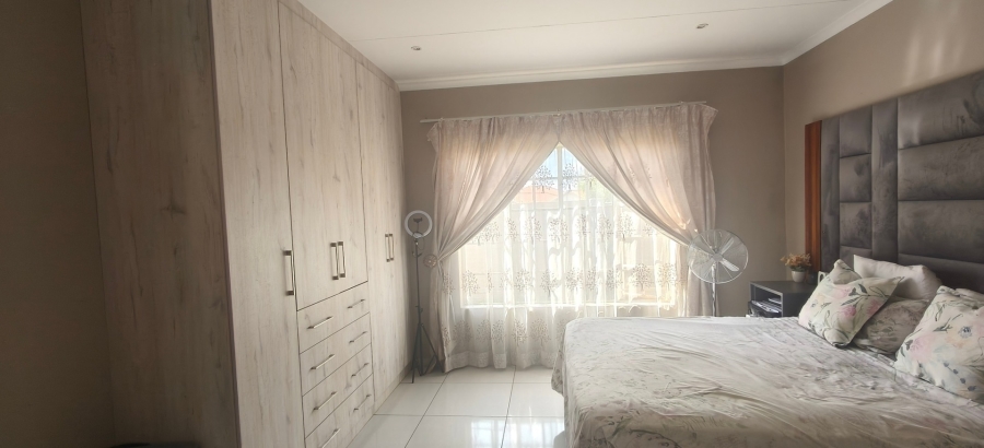 3 Bedroom Property for Sale in Waterkloof East North West
